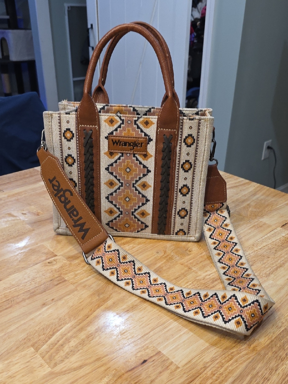 Wrangler Cream and Tan Aztec-Patterned Shoulder Tote